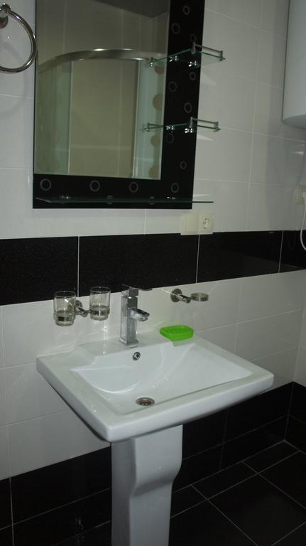 Ferienwohnung Mariam Sea Towers Batumi Zimmer foto