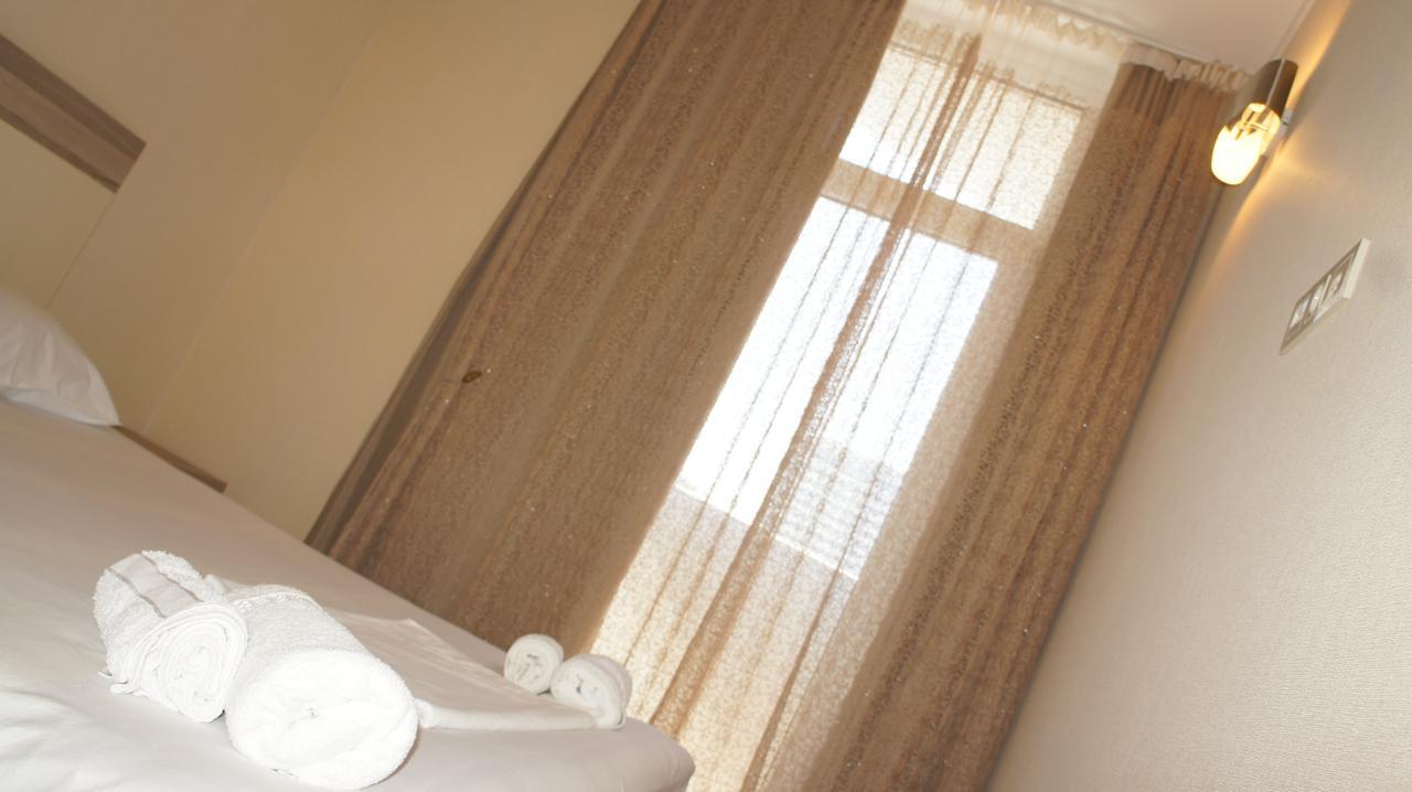 Ferienwohnung Mariam Sea Towers Batumi Zimmer foto